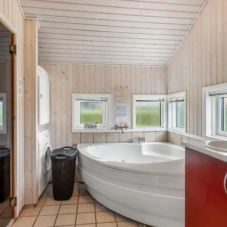 Thorben - 350m From The Sea By Interhome *